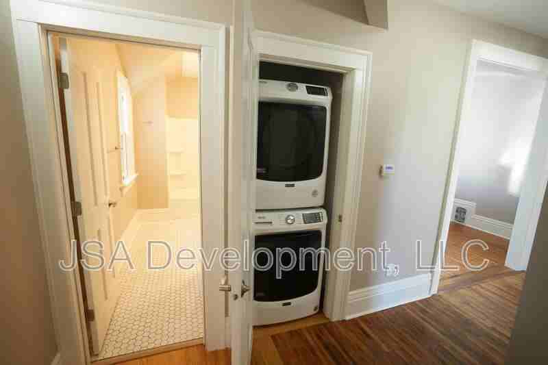 519 E 3rd St #2 - Photo 7 of 18