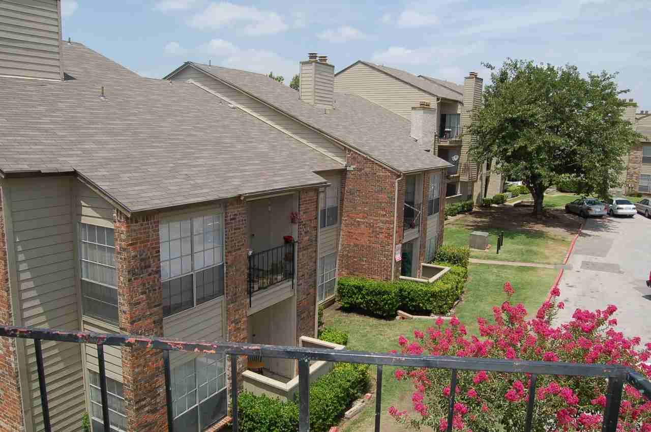 Hunters Court - Photo 3 of 4