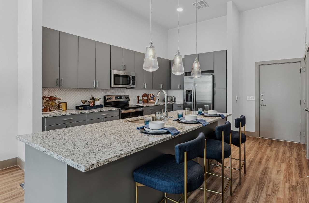 Hudson Oaks - Photo 3 of 88