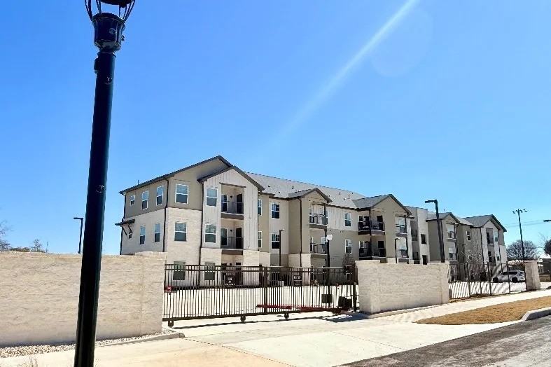 BARONS PARK - Photo 4 of 49