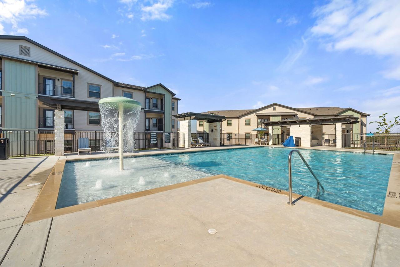 Woodview - Photo 7 of 71