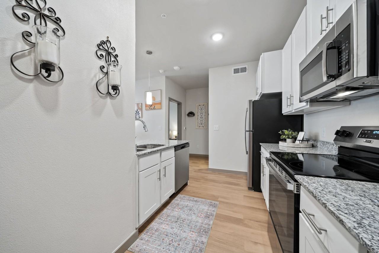 Woodview - Photo 5 of 71