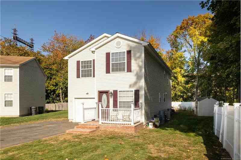 107 Waverly Ave - Photo 3 of 39