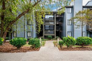 featured image of 3501 Farmington Dr