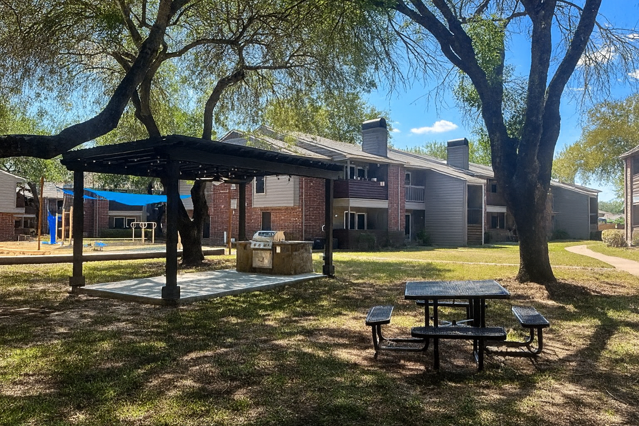 Porterwood Apartments - Photo 5 of 50