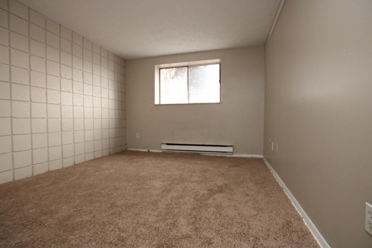 FOUNTAIN SQUARE APARTMENTS - Photo 7 of 28