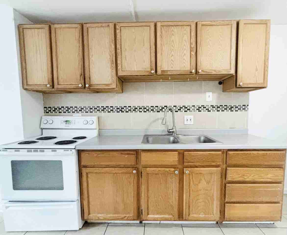 143 South 1000 East, Salt Lake City, UT 84102 - Photo 7 of 18