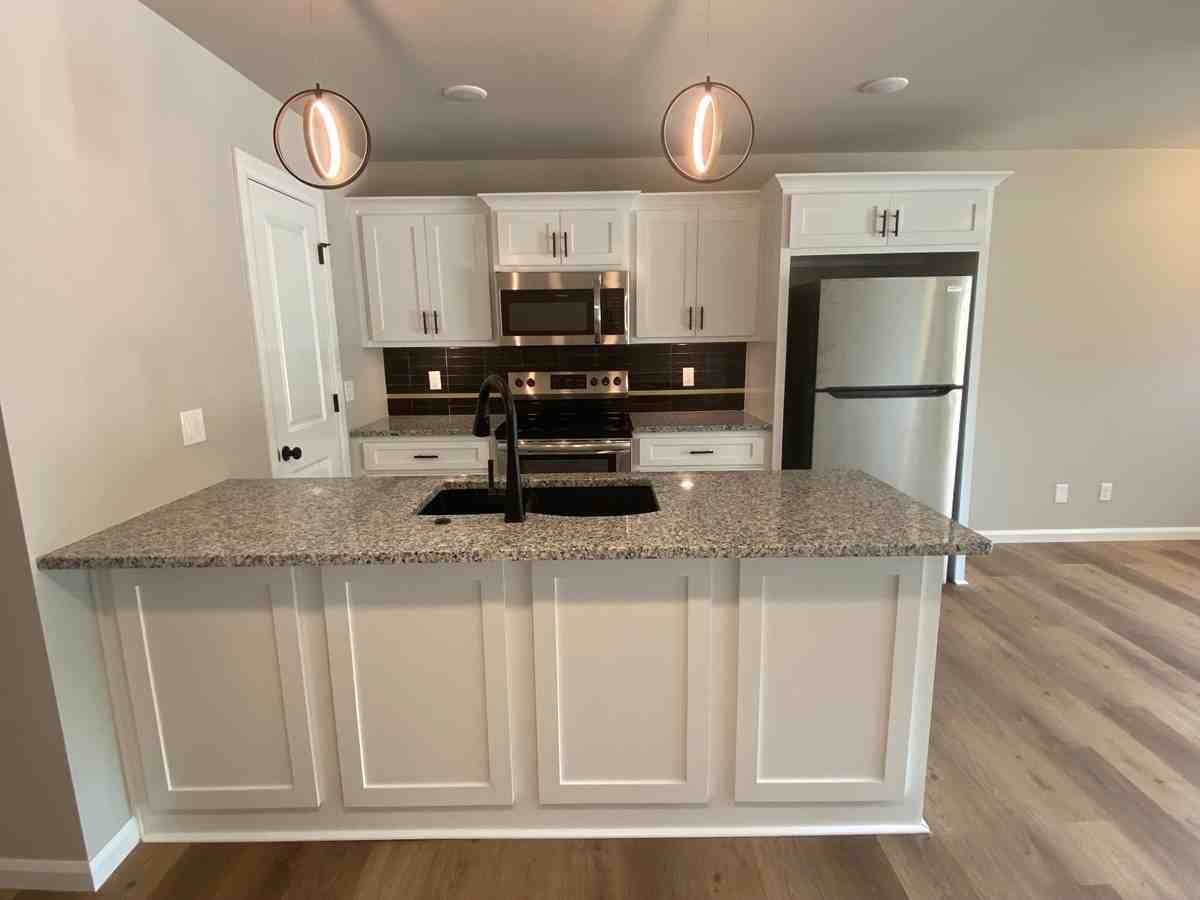 E 3rd St_207 Unit B - Photo 5 of 11