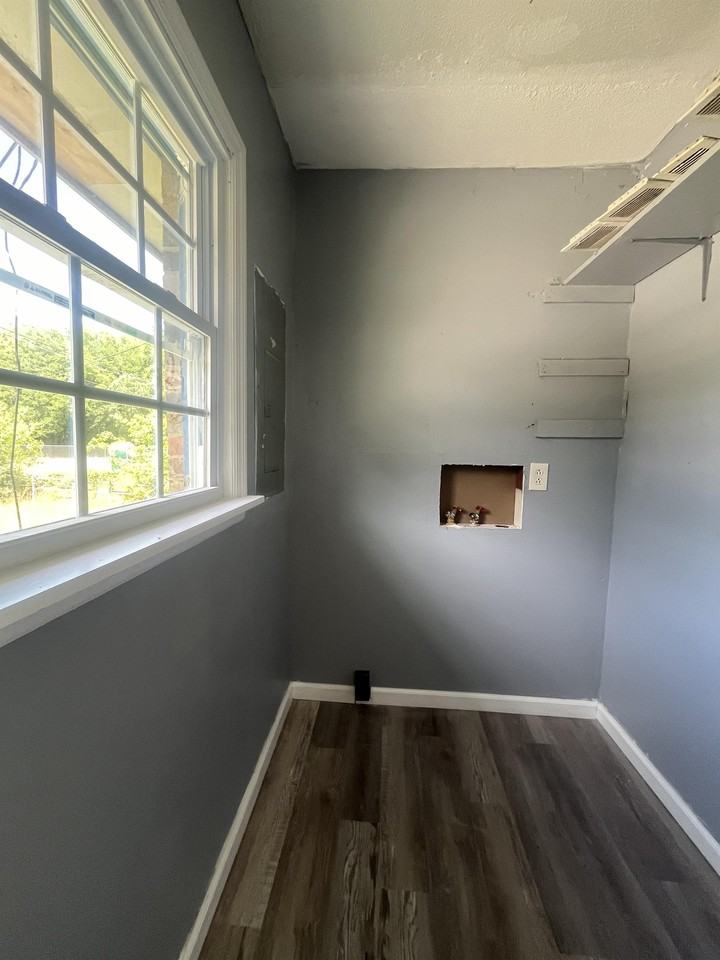 Goodall Avenue 703 - Photo 6 of 15