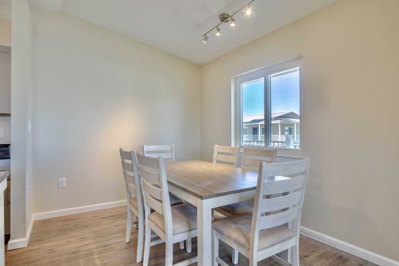 240 Harmon Avenue - Photo 7 of 29