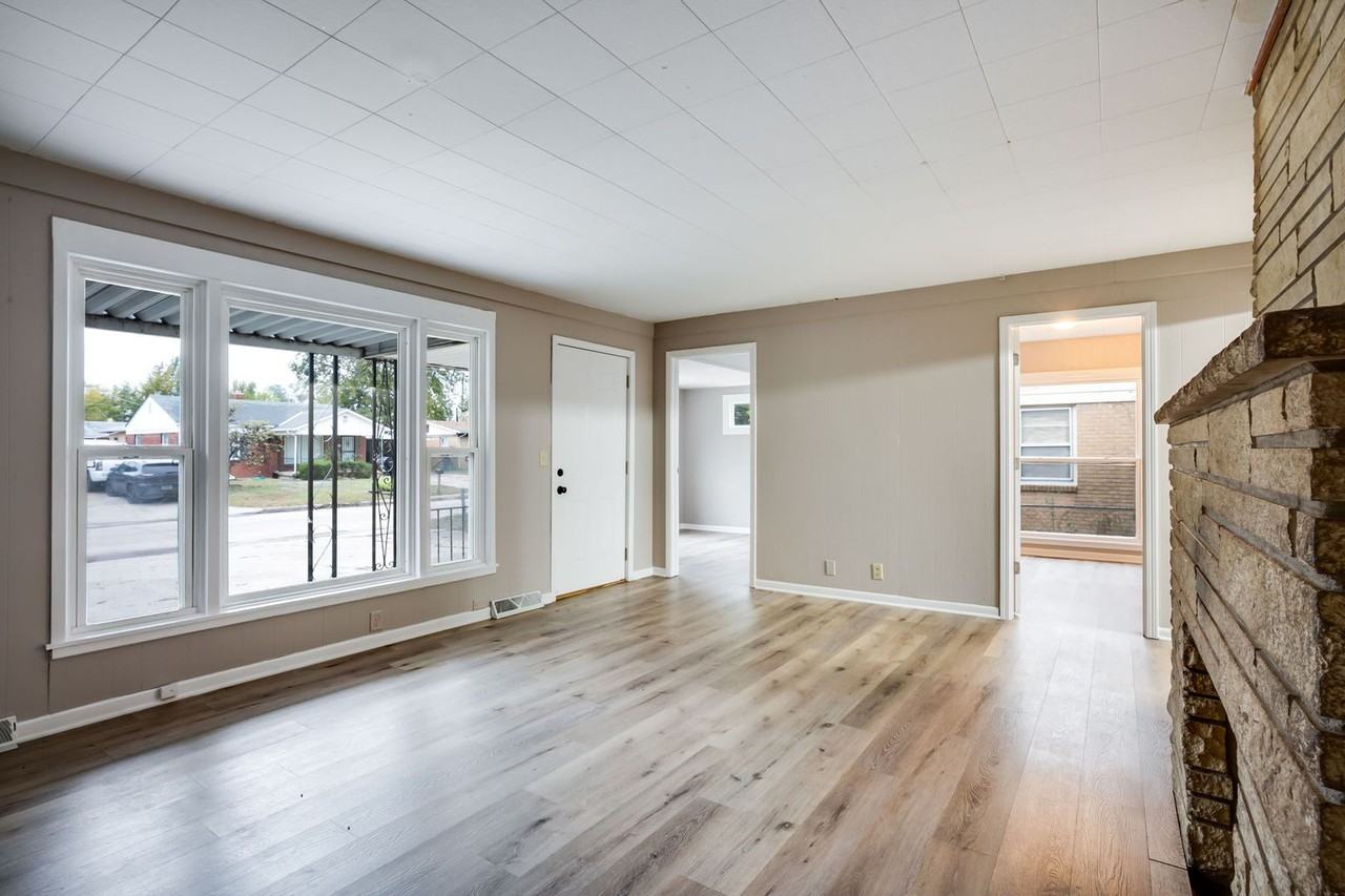 1222 E Del Mar St - Photo 4 of 16