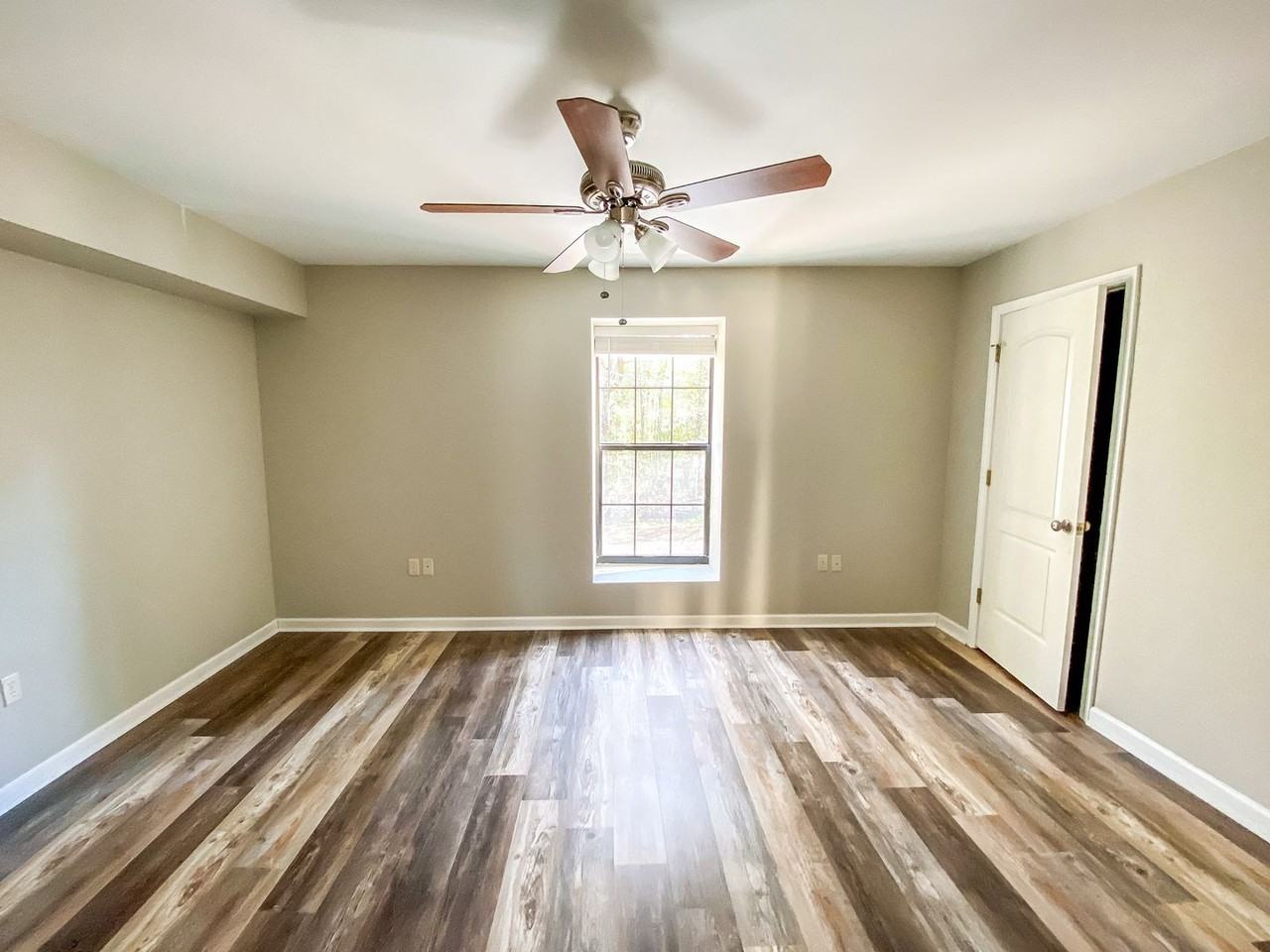 Jefferson Place - Photo 6 of 8