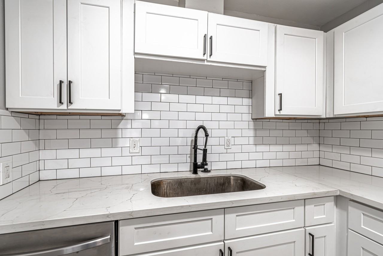 9711 Linkmeadow Lane - Photo 3 of 45