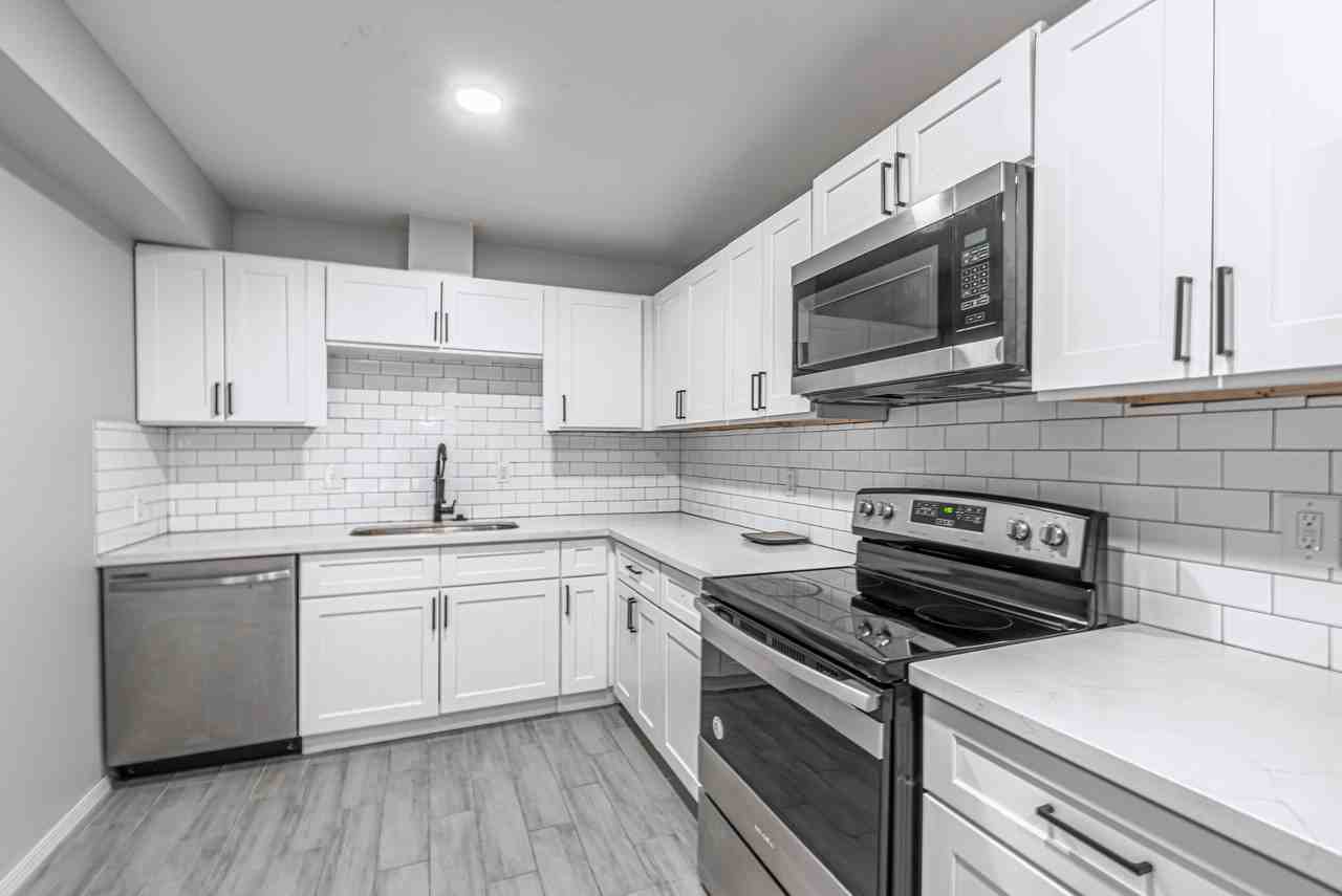 9711 Linkmeadow Lane - Photo 5 of 45