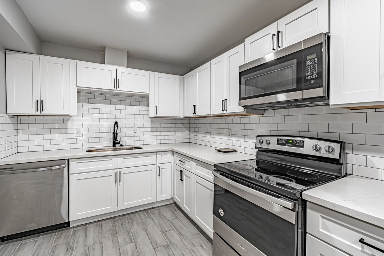 9711 Linkmeadow Lane - Photo 6 of 45