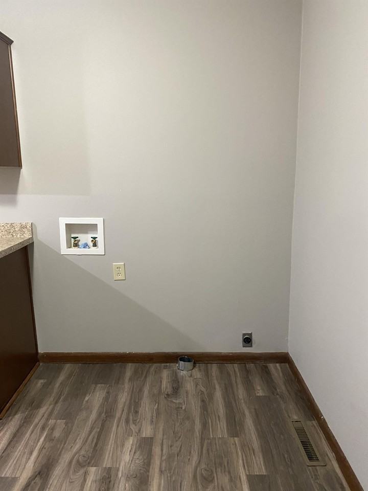 2060 E. Cairo A - Photo 4 of 9