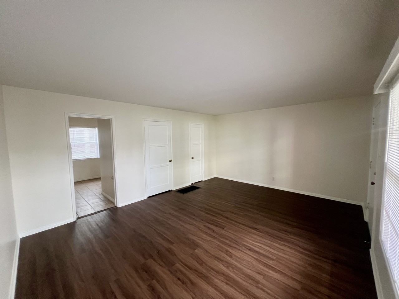 1061 E. Broadway - Photo 2 of 34