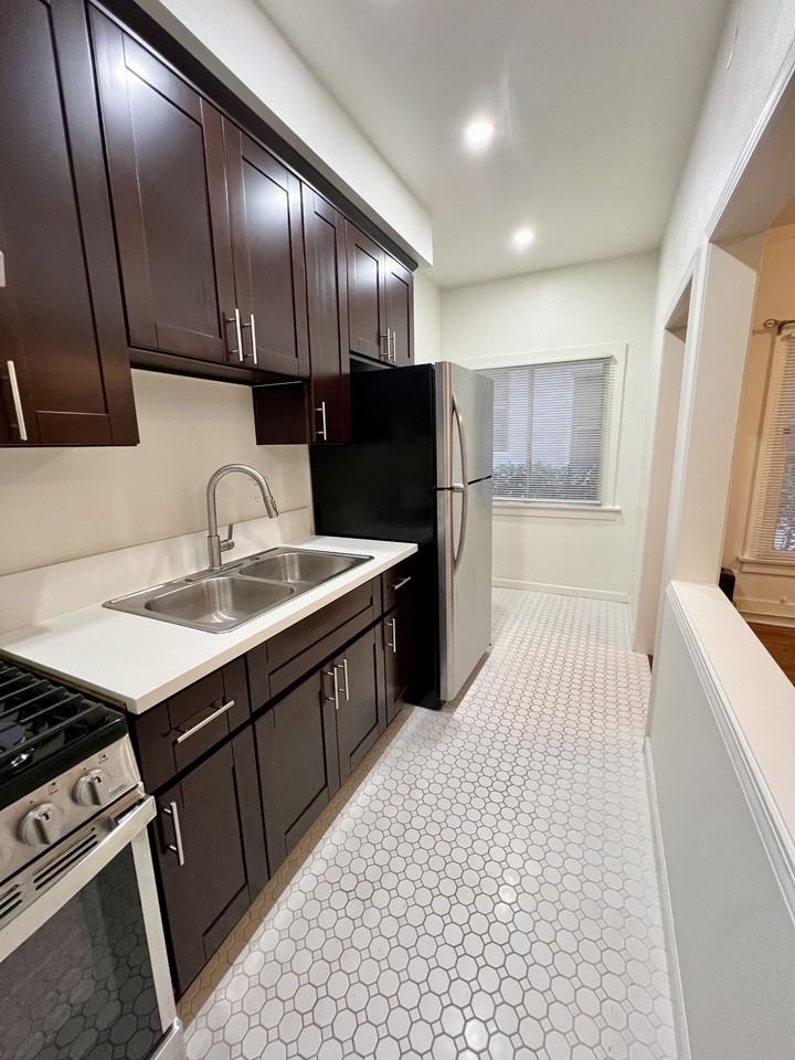 1040 E. Appleton St. - Photo 2 of 22