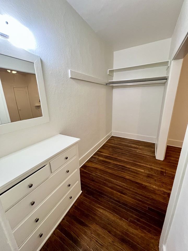 1040 E. Appleton St. - Photo 4 of 22