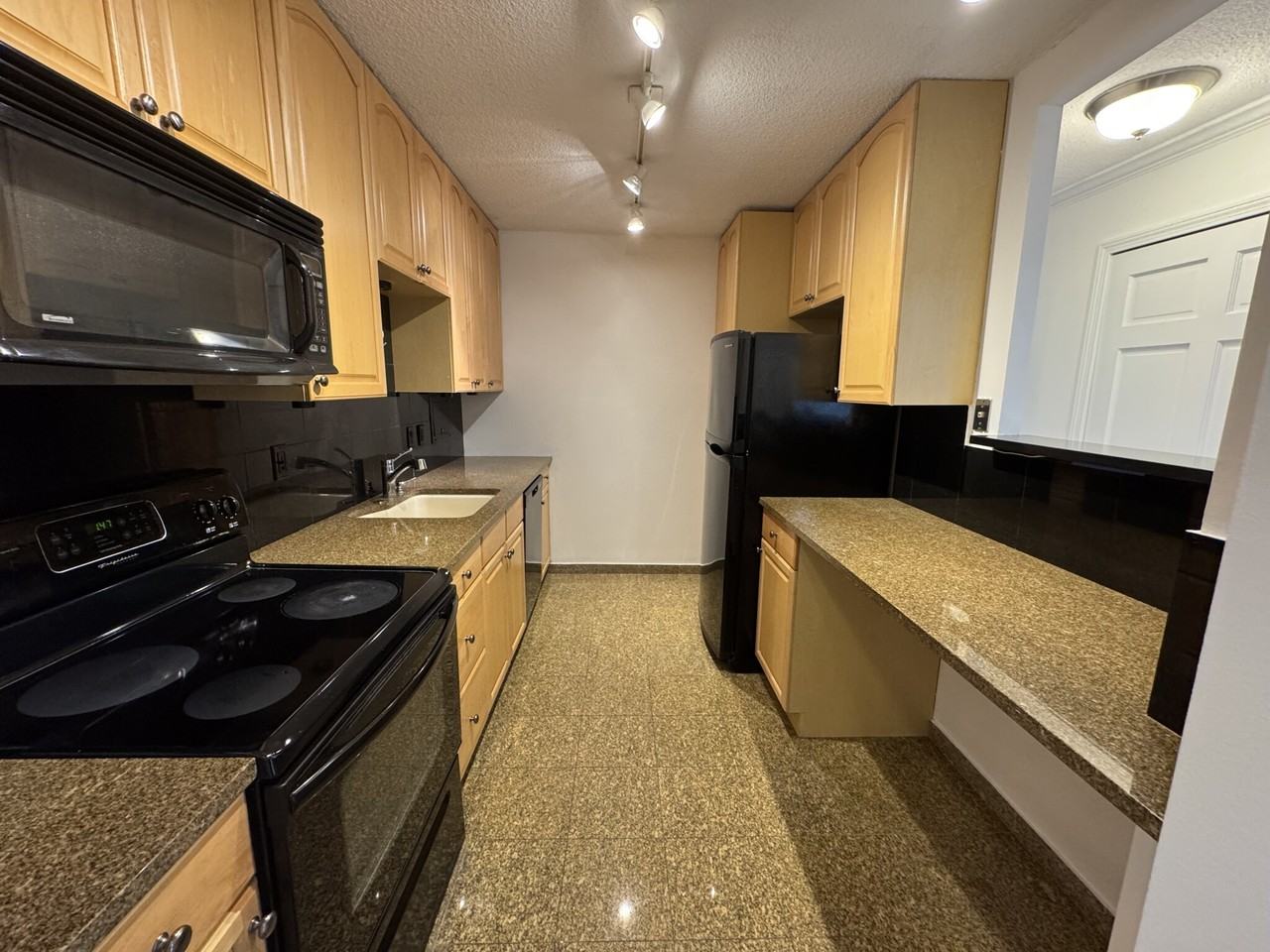 Longwood Ave #801 - Photo 3 of 7