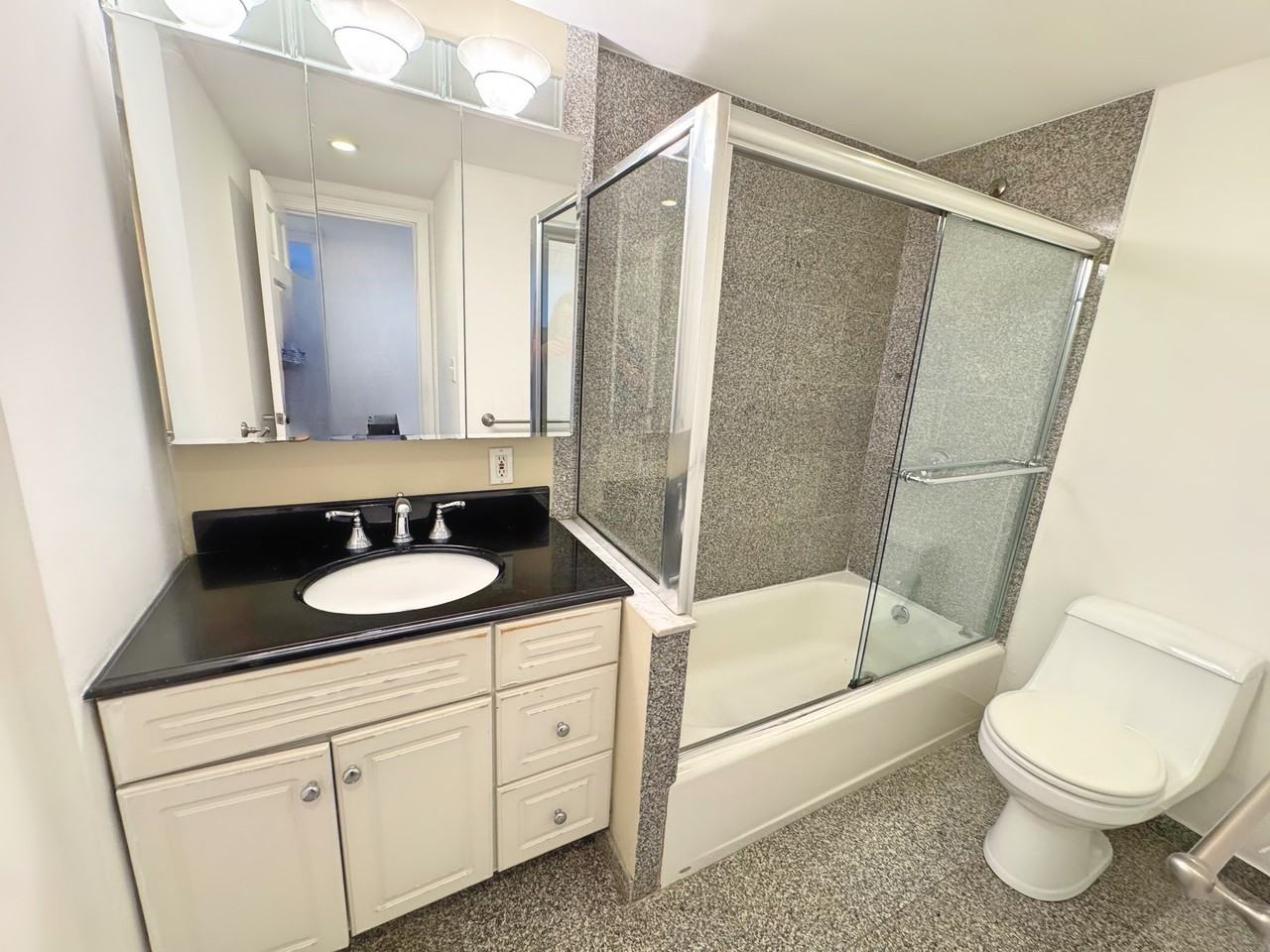 Longwood Ave #801 - Photo 4 of 7