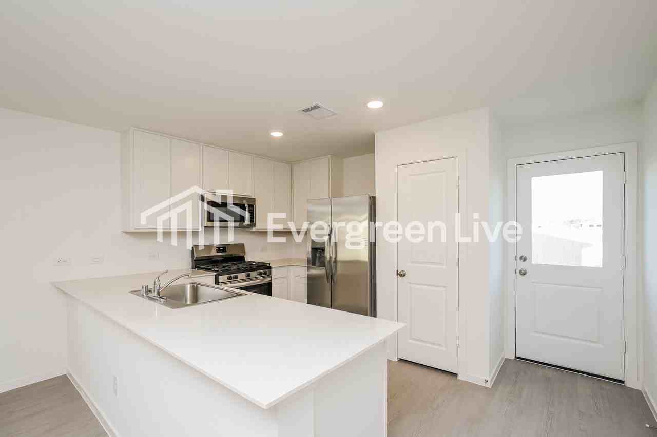 10810 Red Orchid Dr - Photo 3 of 14