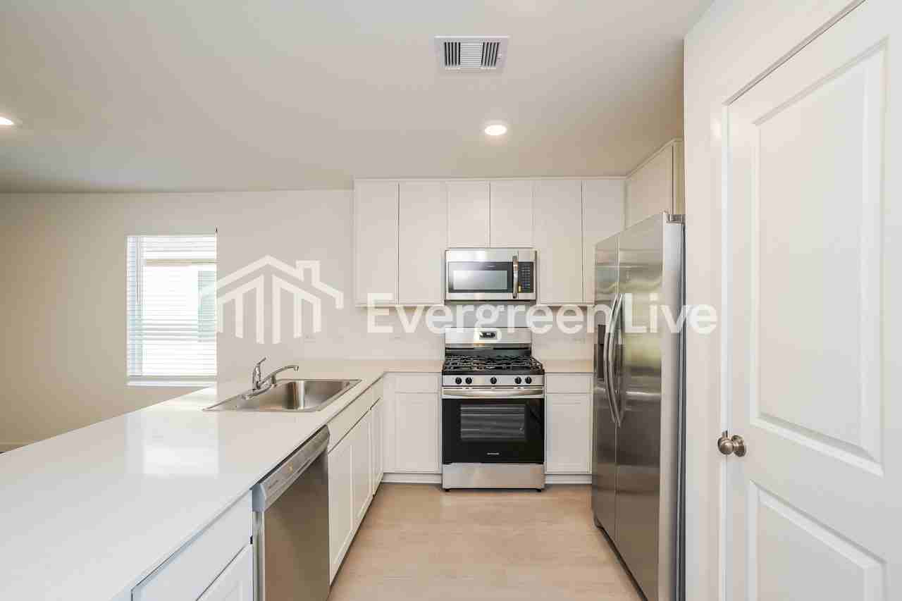 10810 Red Orchid Dr - Photo 4 of 14