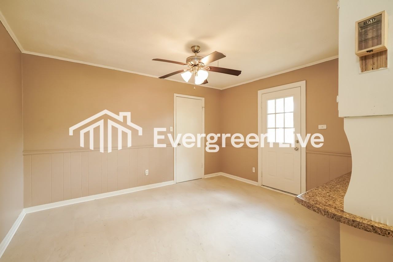 3708 Warsaw Ct - Photo 4 of 15