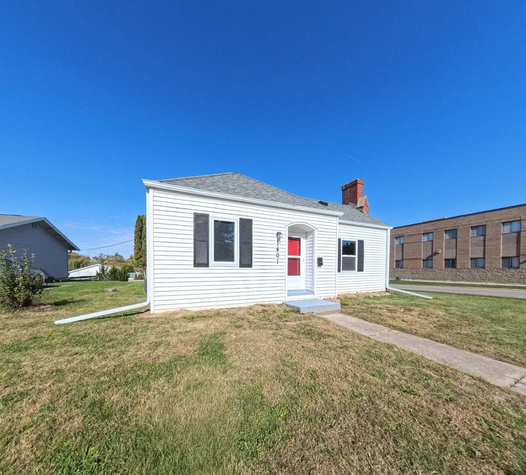 1401 W Main St - Photo 2 of 19