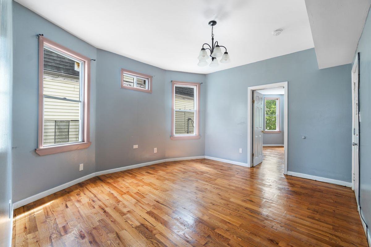 14 Treacy Ave - Photo 2 of 20