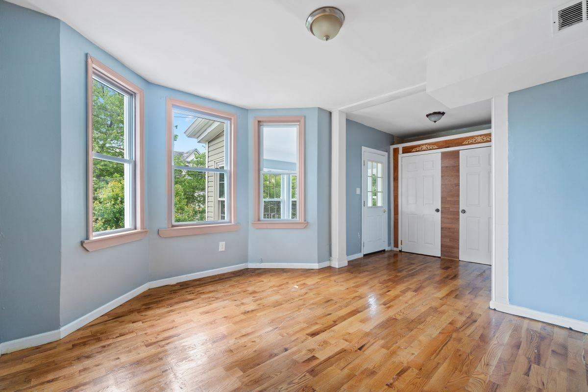 14 Treacy Ave - Photo 5 of 20