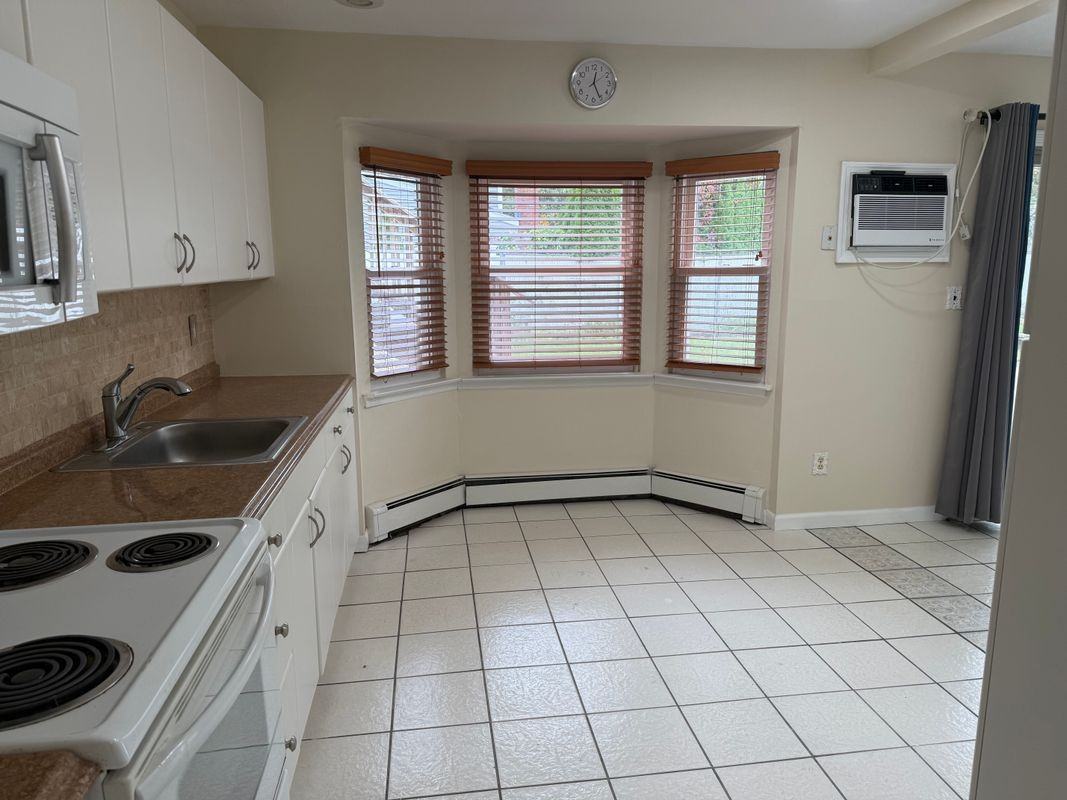 185 N Bicycle Path - Photo 2 of 21