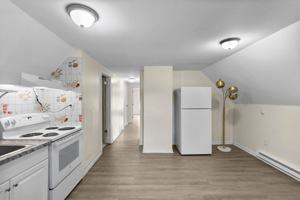 featured image of 141 Crown St ##3