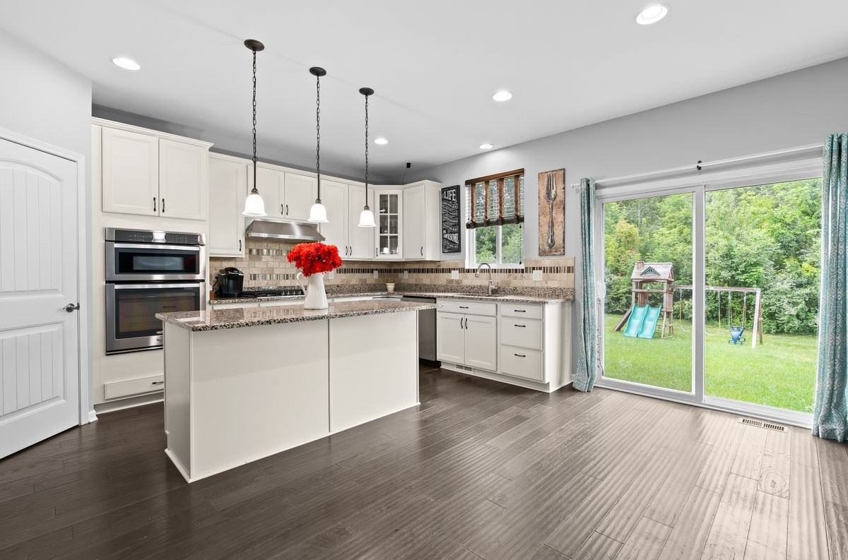 49645 Hartwick Dr - Photo 3 of 15