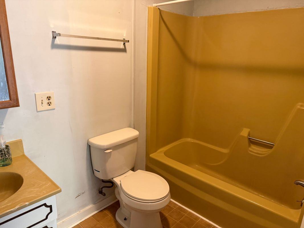 1088 Dover Rd ##302 - Photo 2 of 4