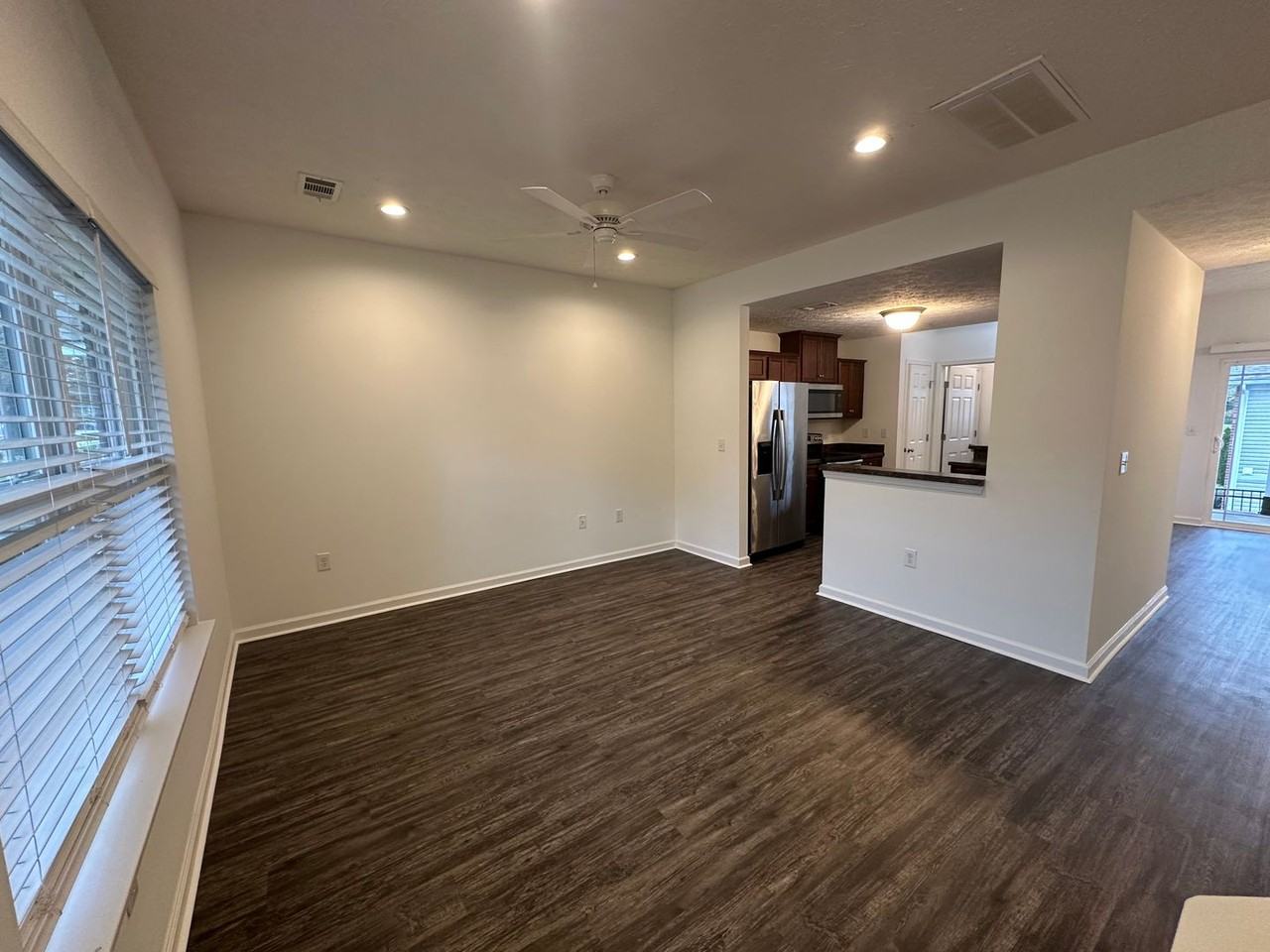 4016 Currant Ct - Photo 3 of 15