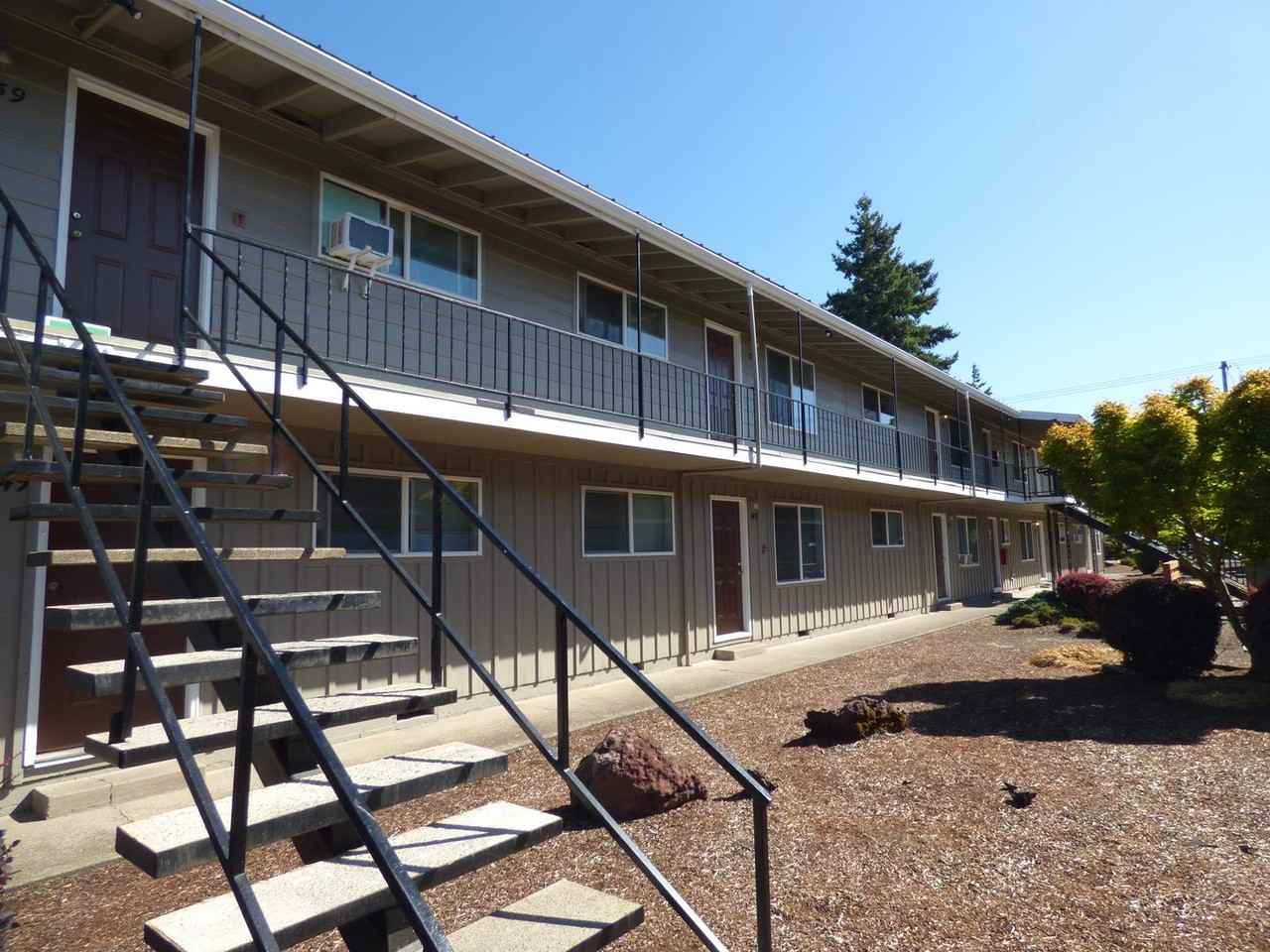 The Court at Hawthorne - Photo 2 of 18