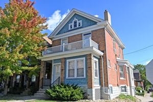 featured image of 2424 Fairview Ave #2