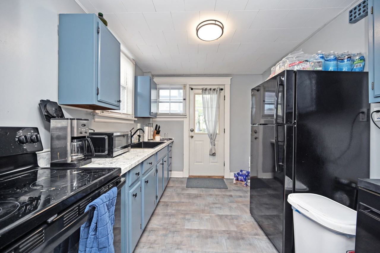 457 Lloyd Pl - Photo 6 of 37