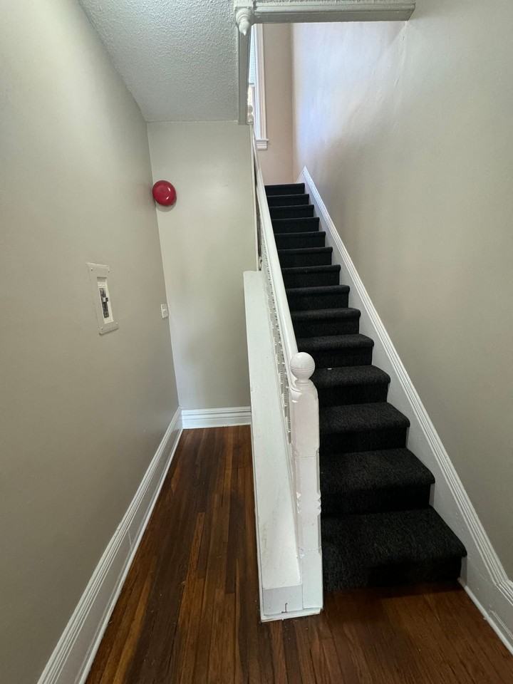 322 West State Street - Photo 2 of 2