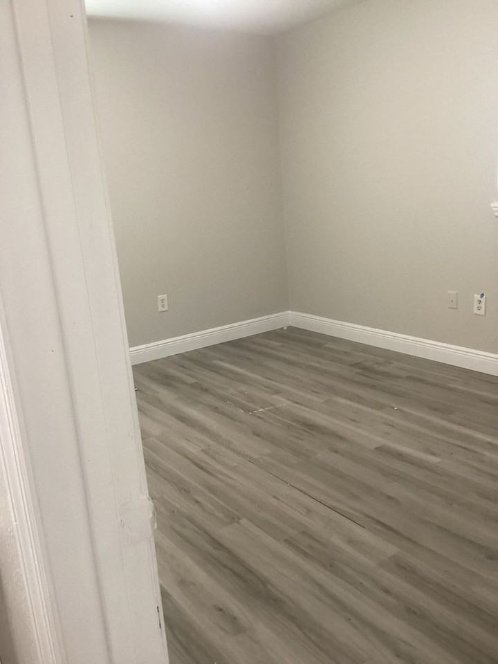 504 3rd St - Photo 5 of 6