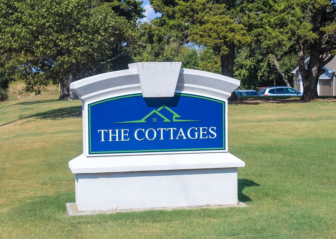 The Cottages at UCO - Photo 3 of 38