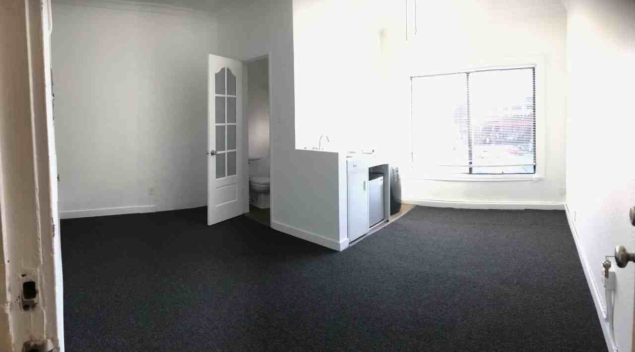 Charming Studio in The Heart Of Glendale - Photo 4 of 13