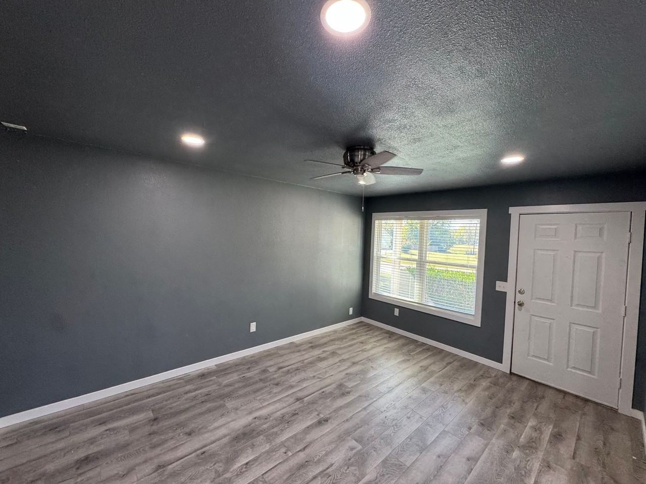 70 N Hunter St - Photo 2 of 20