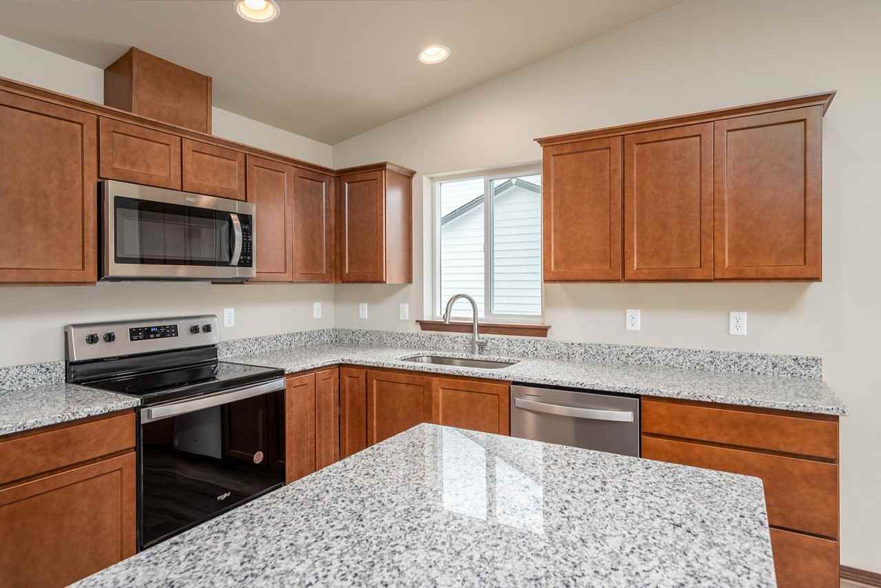 373 S Newton Ave - Photo 2 of 8