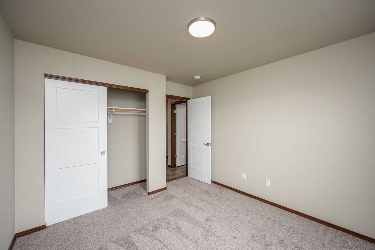 373 S Newton Ave - Photo 5 of 8