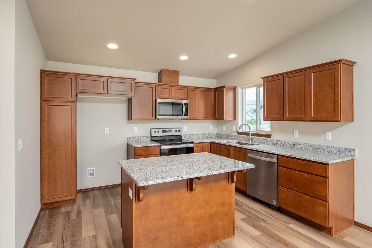373 S Newton Ave - Photo 7 of 8