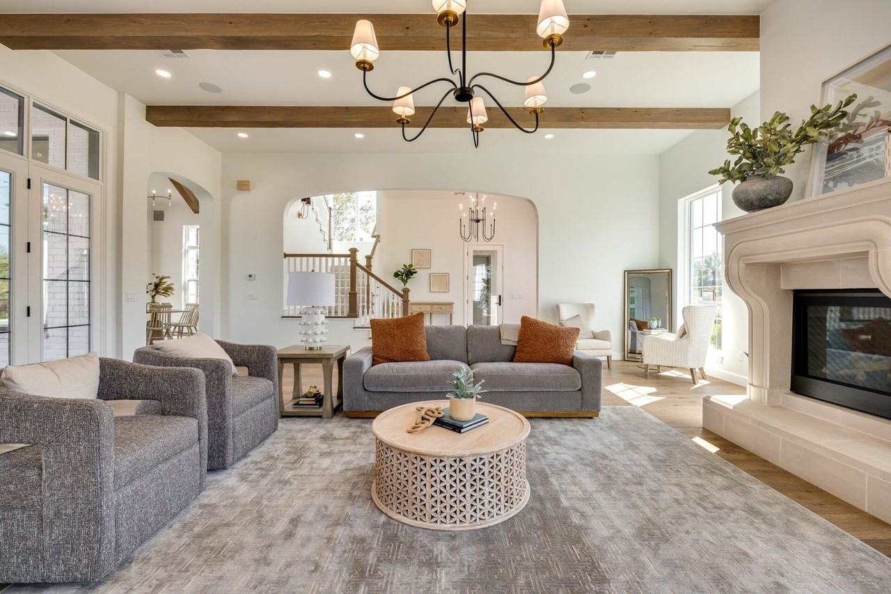 18717 Selah Way - Photo 6 of 34