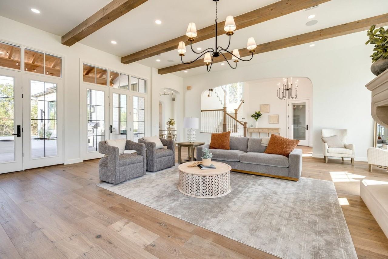 18717 Selah Way - Photo 7 of 34