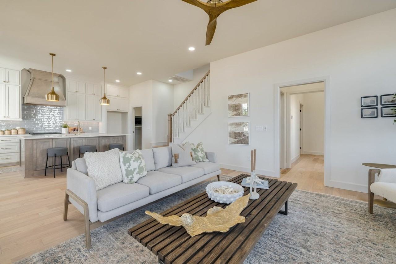 18434 Sweetwater Ln - Photo 6 of 23